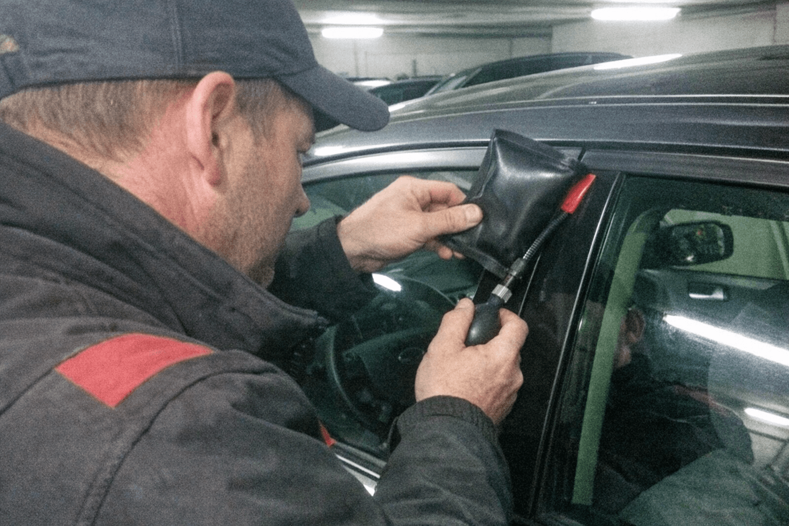 Lasersonden beim Einsatz an einem Fahrzeug